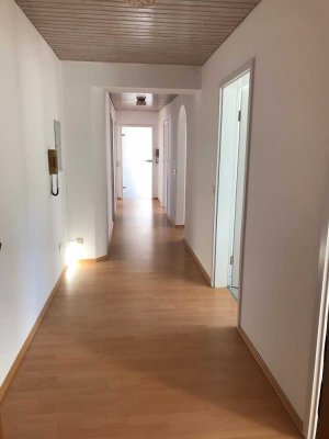 Ansprechende Wohnung mit fünf Zimmern