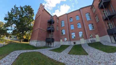 Wohlfühlambiente in grosszügiger 3-Zimmer-Dachgeschosswohnung mit Loggia
