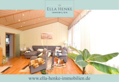 Große Villa mit 2 Wohnungen, 6 Garagen, traumhaftem Garten + Ferienbungalow.
