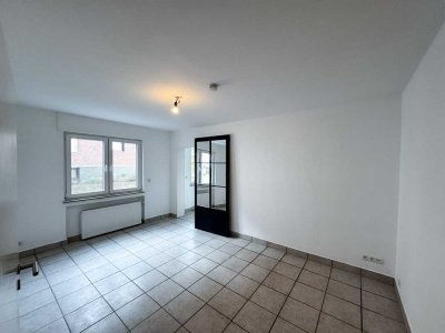 Singlewohnung - Erstbezug nach Sanierung mit neuer Einbauküche: 2-Raum-Wohnung in Alfter-Oedekoven