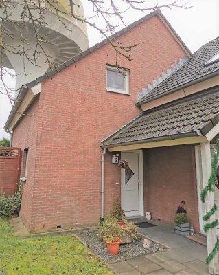 Gemütliches 2-Zi.-Haus mit Tageslichtbad und Terrasse, WBS für 2 Personen erforderlich!