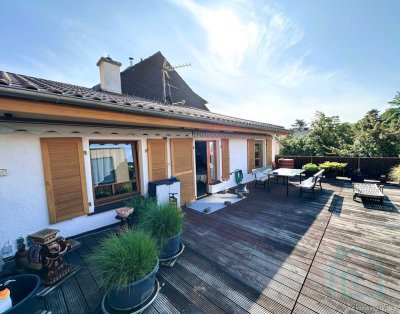 Gebäudeensemble aus 2 kleineren Häusern mit großer Garage und toller Dachterrasse