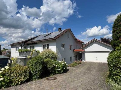 Zweifamilienhaus mit Einliegerwohnung, Werkstatt und Photovoltaikanlage