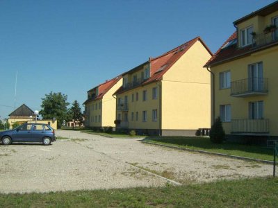 Schöne 2-Zimmer-Wohnung mit Balkon, Einbauküche, Erdgeschoss