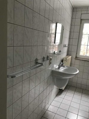 Attraktive 3-Zimmer-Erdgeschosswohnung mit Balkon und Einbauküche in Stadtroda