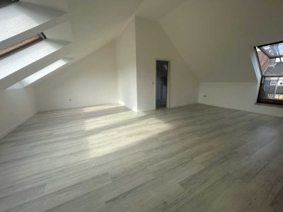 Dachgeschoss Wohnung mit Balkon - Jetzt Chance ergreifen!