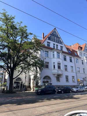 Charmante, frisch renovierte Altbauwohnung mit 120qm in begehrter List