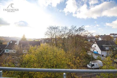 Ruhige Vierzimmerwohnung mit Balkon im Sonnenschein