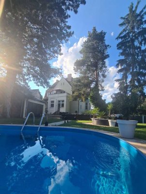Jugendstil-Villa mit Garten, Pool, Terrasse und Südbalkon