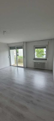 Schöne 3-Raum-Wohnung mit Balkon in Freiburg mit Potential.