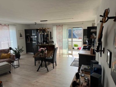 Zentrale Penthouse Wohnung in SHS (120,65 qm, 4 Zimmer)