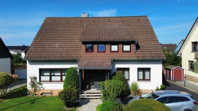 Großzügiges Zweifamilienhaus mit gepflegtem Garten in Ingeln-Oesselse bei Laatzen
