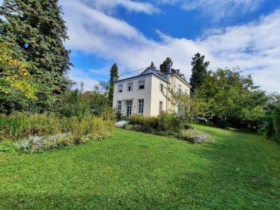 Stilvoll wohnen mit viel Grün  -  4-Zimmer-Wohnung im 1. OG