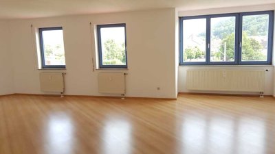 Geräumige, lichtdurchflutete 2-Zimmer-Wohnung in 76327 Pfinztal-Berghausen