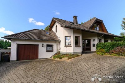 Stattliches Einfamilienhaus in ruhiger Lage
- Garage - Stellplätze - Garten -