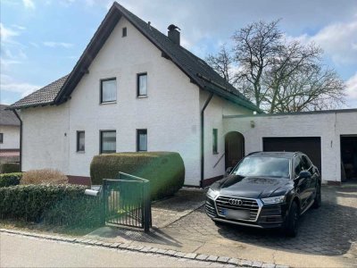 Vielfältig nutzbares Einfamilienhaus mit Doppelgarage in Bernhardswald zu verkaufen