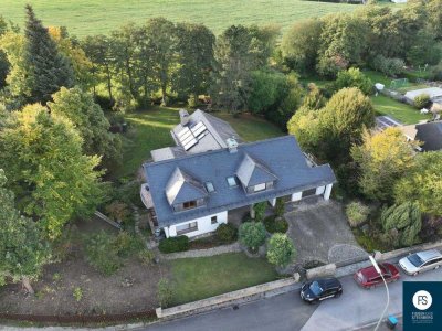 Rarität: Exklusives Einfamilienhaus mit einzigartigem Parkgrundstück