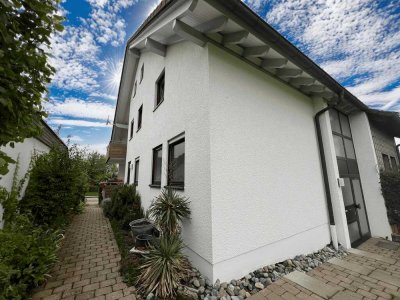 Zweifamilienhaus mit zwei vermieteten Einheiten in Zell unter Aichelberg