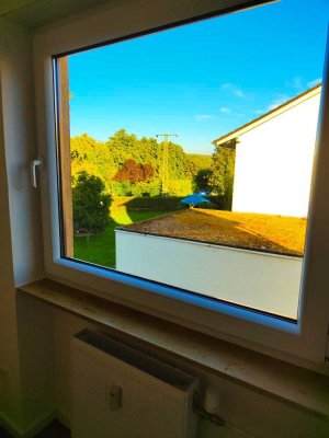 Erstbezug nach Sanierung mit Balkon: Geschmackvolle 3-Raum-Wohnung mit geh. Innenausstattun