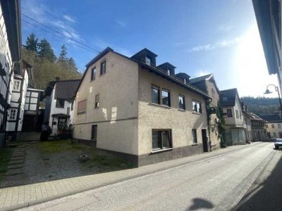Zwei freie Häuser (Reihen- und Eckhaus) renovierungsbedürftig,  zum TOP PREIS