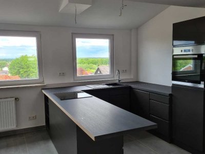 sanierte, moderne und helle  3 ZKB mit toller  EBK