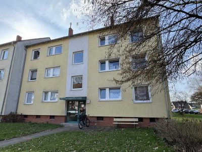 Ihr neues IMMOBILIEN QUARTIER: Gut geschnittene 3-Zimmer Wohnung mit Potenzial in Neustadt am Rbg.