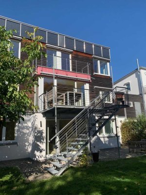 Energieeffizientes Einfamilienhaus (Passivhaus) mit sonnigem Garten von privat