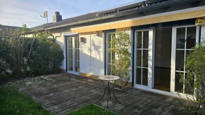 *Wohlfühl- Atriumbungalow*mit Rosengarten