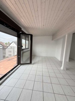 3-Zimmer-DG-Wohnung mit Einbauküche in Edingen-Neckarhausen