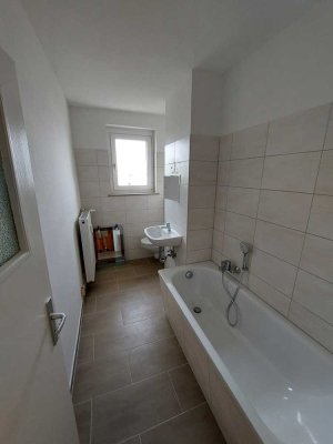 Mit Wohnberechtigungsschein-sanierte Wohnung im Röntgenweg***
