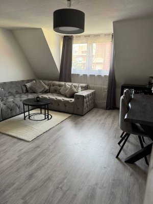 3-Zimmerwohnung - hell und energieeffizient - Küche / Laminat