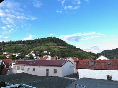 Gepflegte 2 Zimmer, Küche Wohnung mit Wintergarten und 2 Badezimmer in Zentraler Lage von Heppenheim
