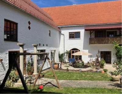 Attraktiver Vierseithof mit vielfältigen Möglichkeiten für Wohnen mit Pferde- oder Tierhaltung