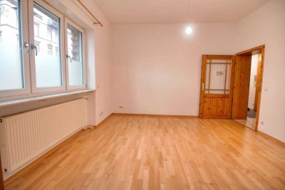*BIETERVERFAHREN* EG-4ZKB-Whg. BEZUGSFREI | WG-tauglich | Denkmalschutz in zentraler Lage Weststadt