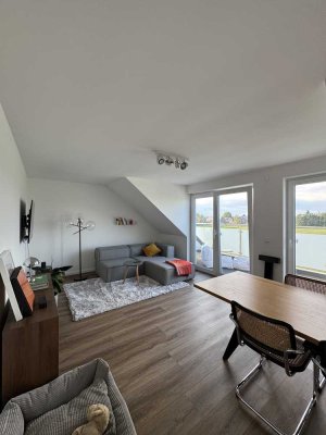 Geschmackvolle 3-Raum-DG-Wohnung mit gehobener Innenausstattung mit Dachterrasse und neuer EBK