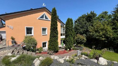 Einfamilienhaus inkl. Einliegerwohnung mit luxuriöser Innenausstattung mit Top-Lage und Aussicht