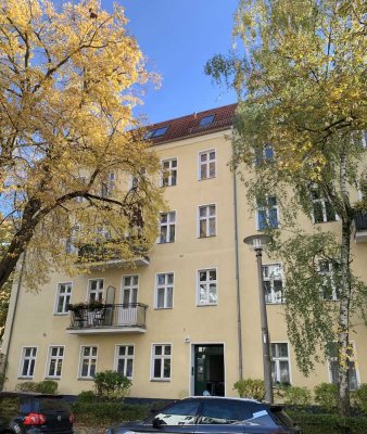 Sofort einziehen: Helle 95qm Dachgeschosswohnung in Berlin Adlershof