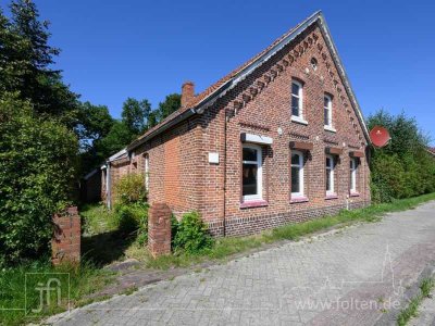 Landhaus mit zwei Wohneinheiten und Doppelgarage