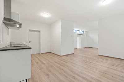 Frisch sanierte Wohnung mit Balkon und Außenstellplatz