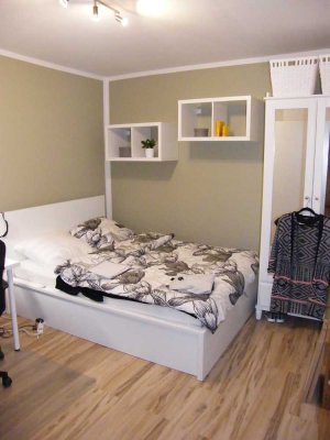 Kernsanierte, hochwertige, 2er WG geeignete Wohnung mit EBK, Balkon, 50 m², 2.OG, ab 01.09.2025
