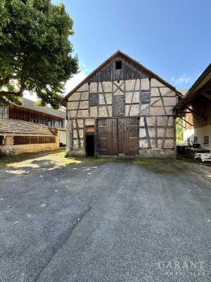 Charmantes Bauernhaus mit Scheune und ca. 3.400 qm Grundstück in der fränkischen Schweiz