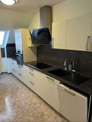 Gemütliche DG-Wohnung mit Loggia und EBK in Kurparknähe