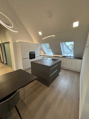 Einziehen & Wohlfühlen: Möblierte helle 69qm Dachgeschoss Wohnung im Herz von Bad Wimpfen