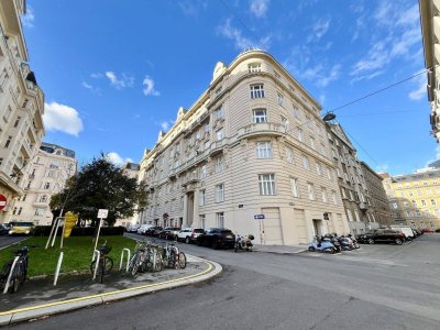 Repräsentative Altbauwohnung am Esteplatz!