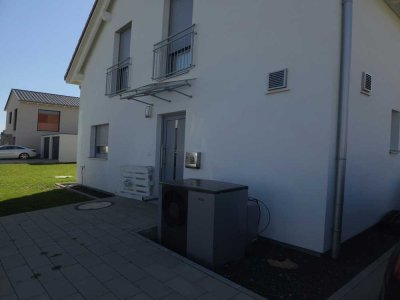 Günstiges, neuwertiges 5-Zimmer-Haus mit geh. Innenausstattung und EBK in Bischwind Dingolshausen