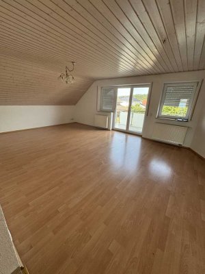 Helle 4-Zimmer-Wohnung mit Balkon in Dietenheim