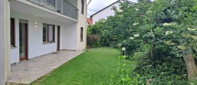 Helle, 5-Zimmer-EG-Wohnung mit EBK und Terrasse in Wolnzach