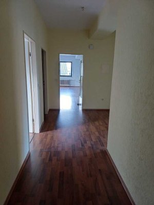 Attraktive 5-Zimmer-Wohnung mit Balkon und EBK in Bergkamen