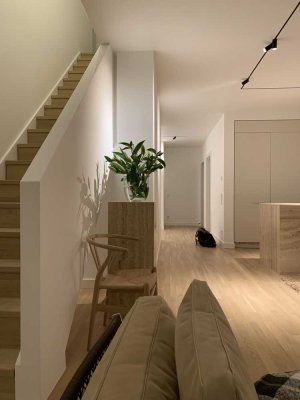 Provisionsfreie, wunderschöne Penthouse- Wohnung mit Rooftop, Einbauküche und Skyline Blick