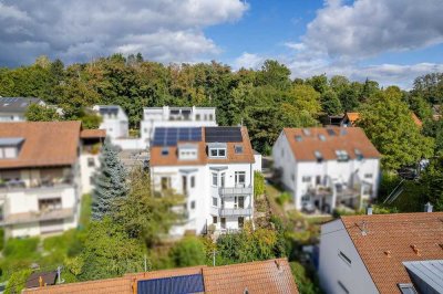 Sonnenenergie inklusive: modernes Reihenhaus mit Einliegerwohnung, Terrasse & 2 Balkonen